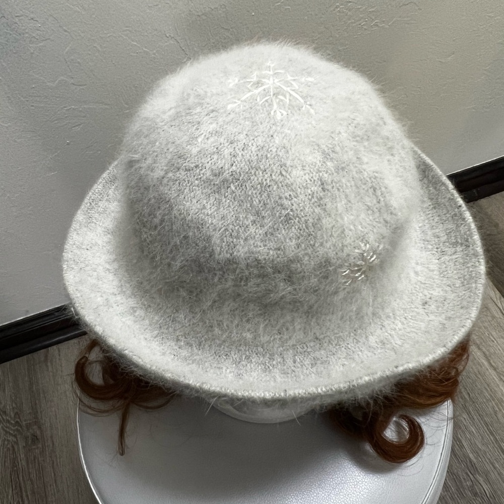 Elegant White Women's Hat